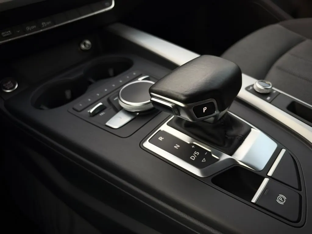 Audi A4 A4 2.0 TFSI ultra, poza 16 din 24